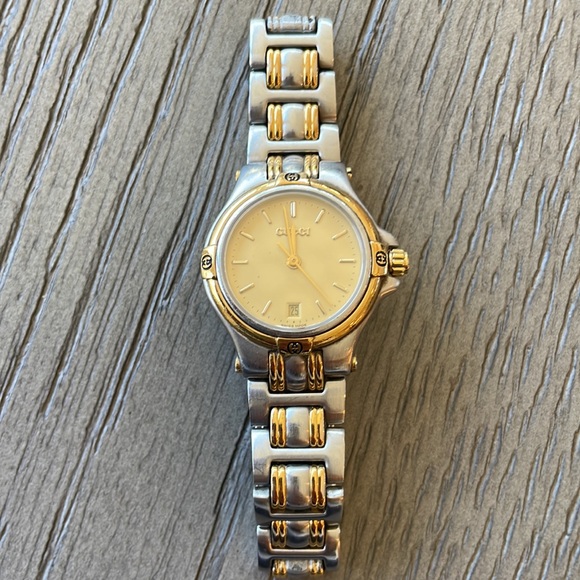 GUCCI Watch - GUCCI timepieces - Fine Jewelry - Push Button Security Clasp - Picture 11 of 13